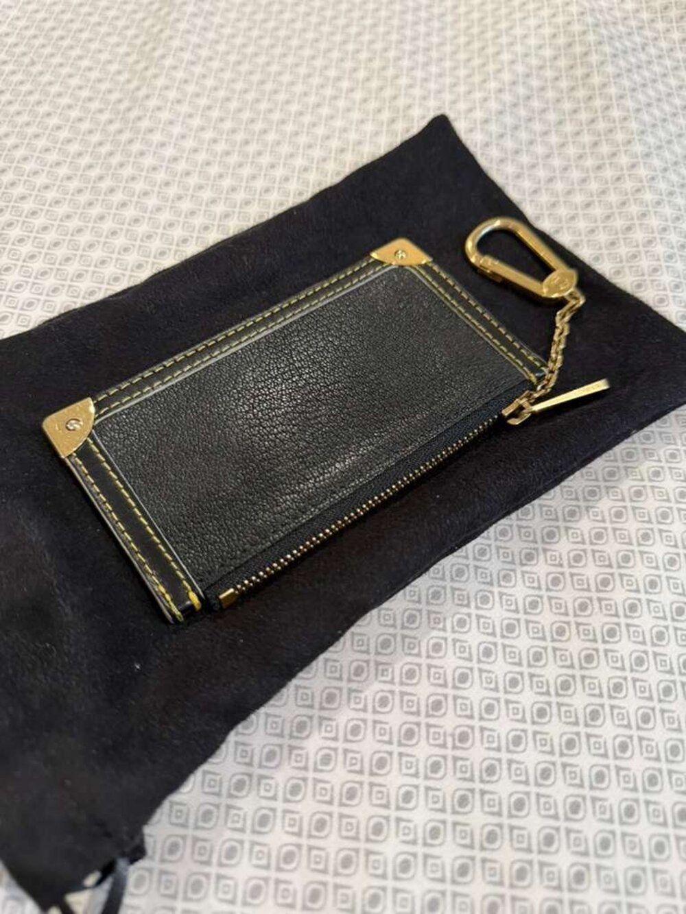 Preloved Authentic Louis Vuitton Black leather Suhali Key Pouch
